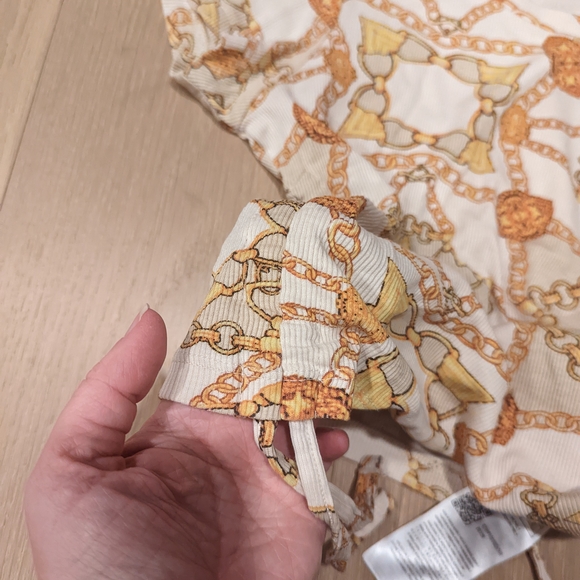 Chain Print Ruched Top - Picture 4 of 9